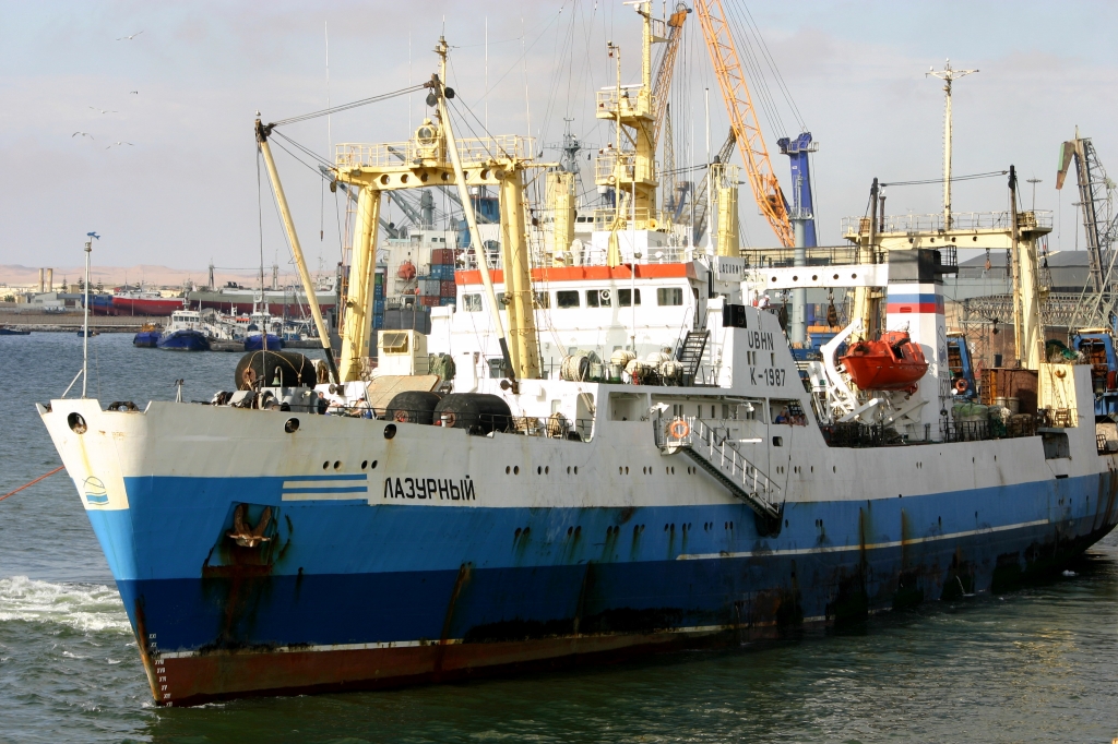 траулер лазурный мурманск. замоскворечье судно вестрыбфлот. батм иван людников. батм типа "пулковский меридиан" (проект 1288). траулер проект 1288.